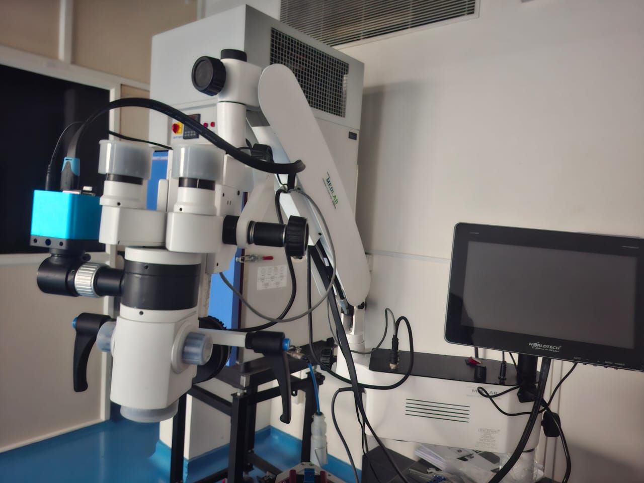 Microscope